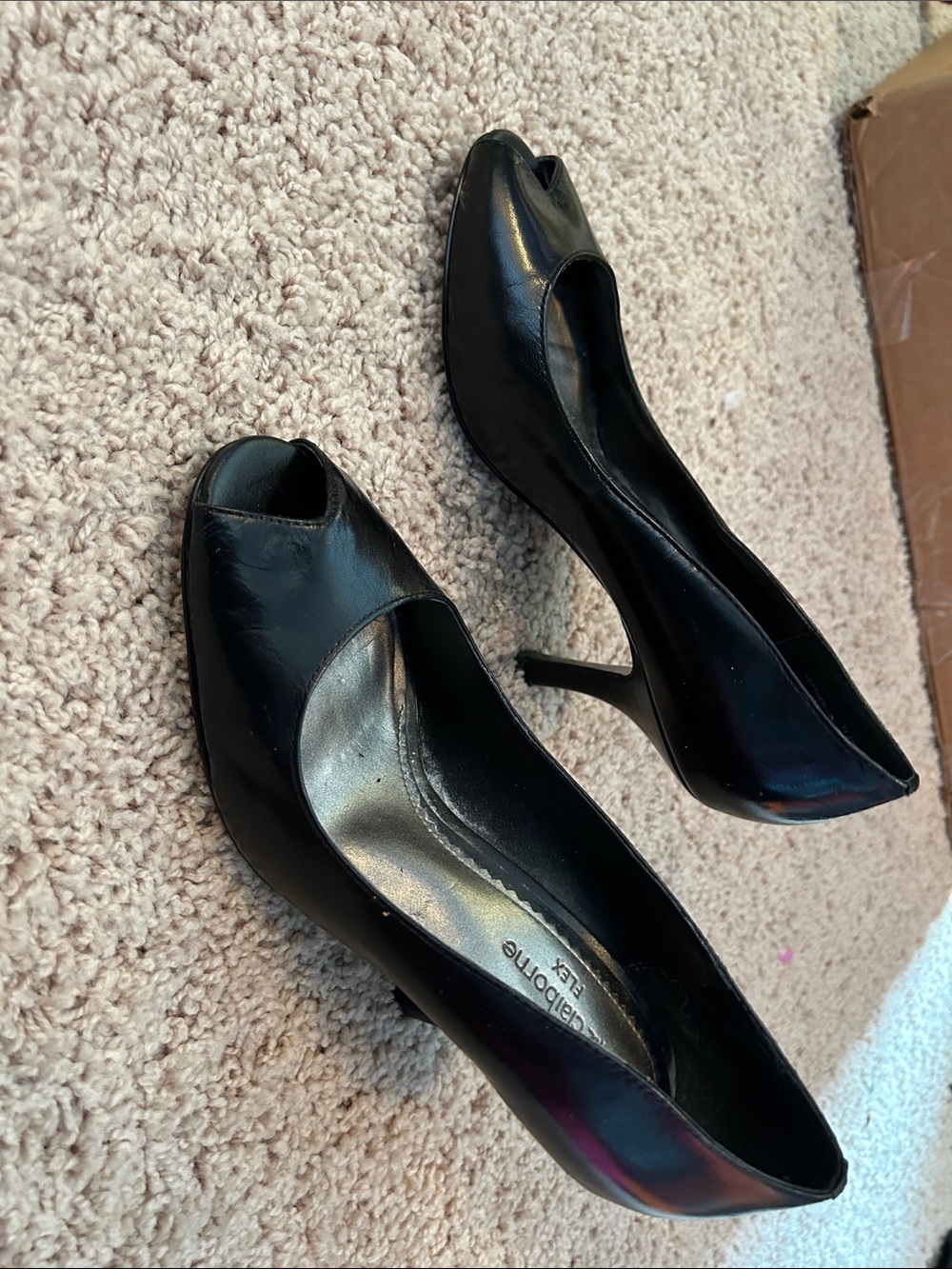 Liz Claiborne black peep toe mid Hill blamable move pumps